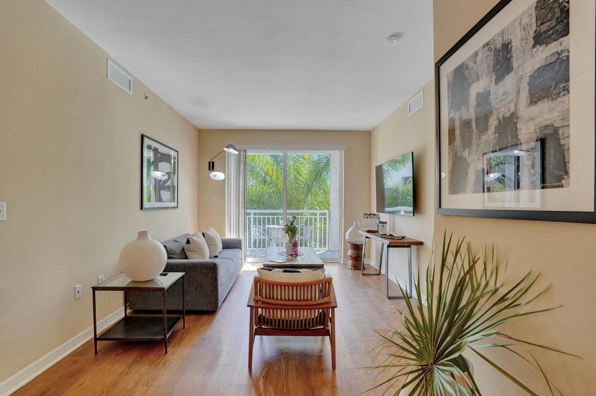 Dharma Home Suites South Miami At Red Road Commons 외부 사진