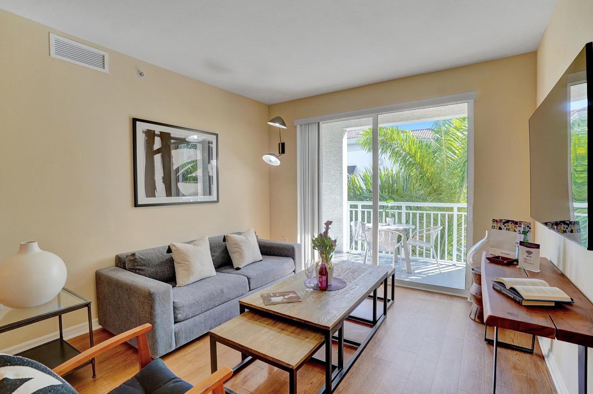 Dharma Home Suites South Miami At Red Road Commons 외부 사진